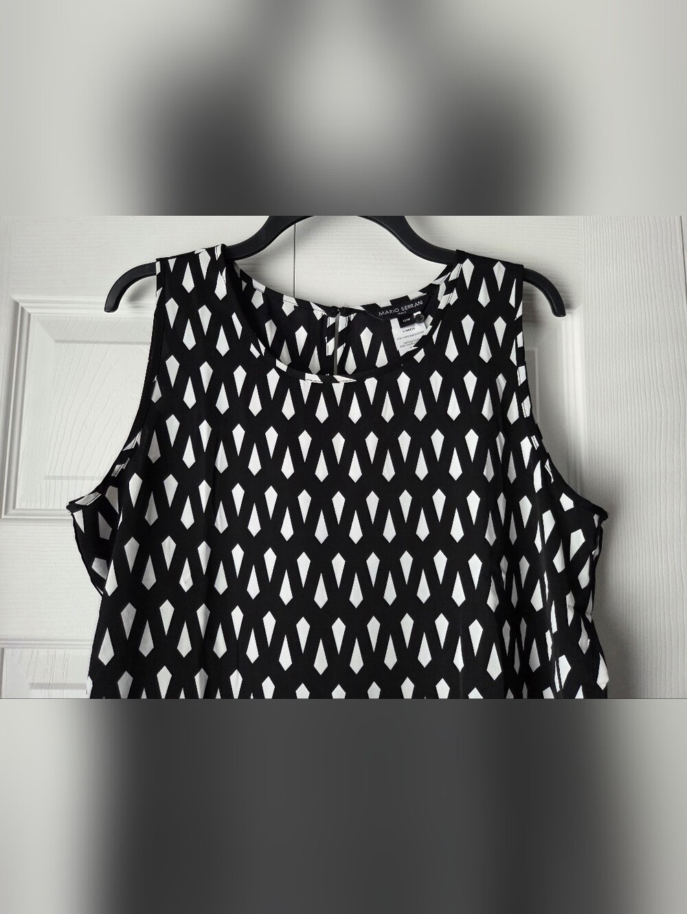 Mario Serrani Black & White Geometric Sleeveless Top Size M - Picture 4 of 11